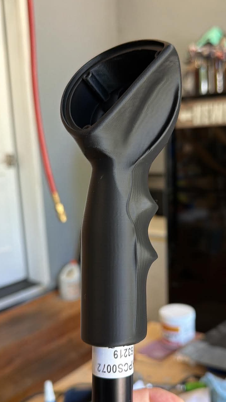 ergoMAXX Slim grip body printed and mounted on a control shaft